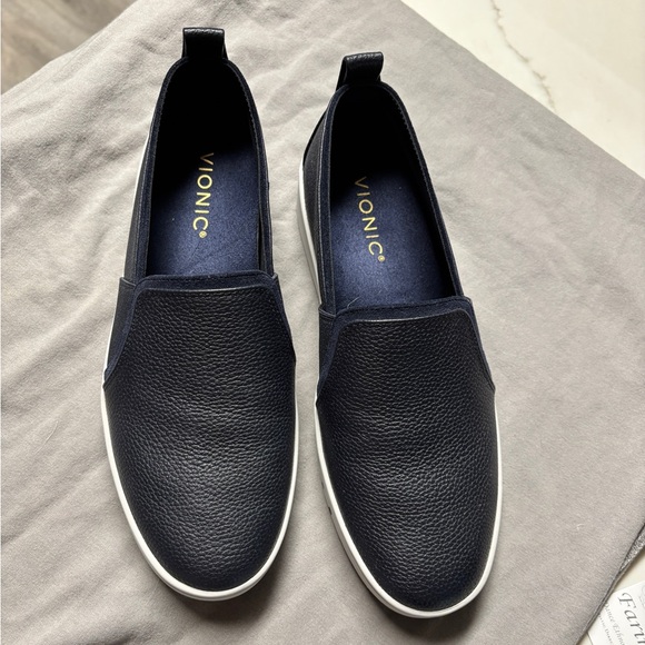 Vionic Navy Blue Cambria Slip On Sneakers size 8 new without box - Picture 2 of 7